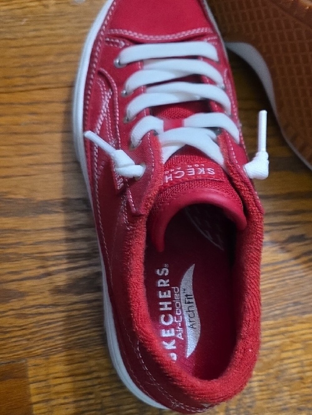 Skechers Red Low-Top Canvas Sneakers with White Laces - Picture 3 of 4